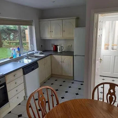 Large 4bed Available Long-term In 别墅 莱特肯尼