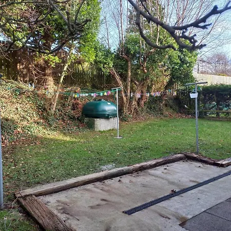 Large 4bed Available Long-term In