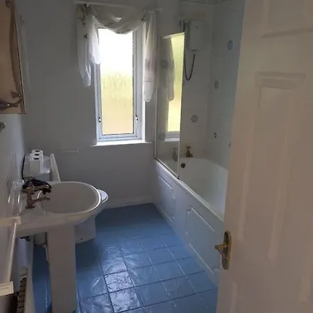 Villa Large 4bed Available Long-term In *